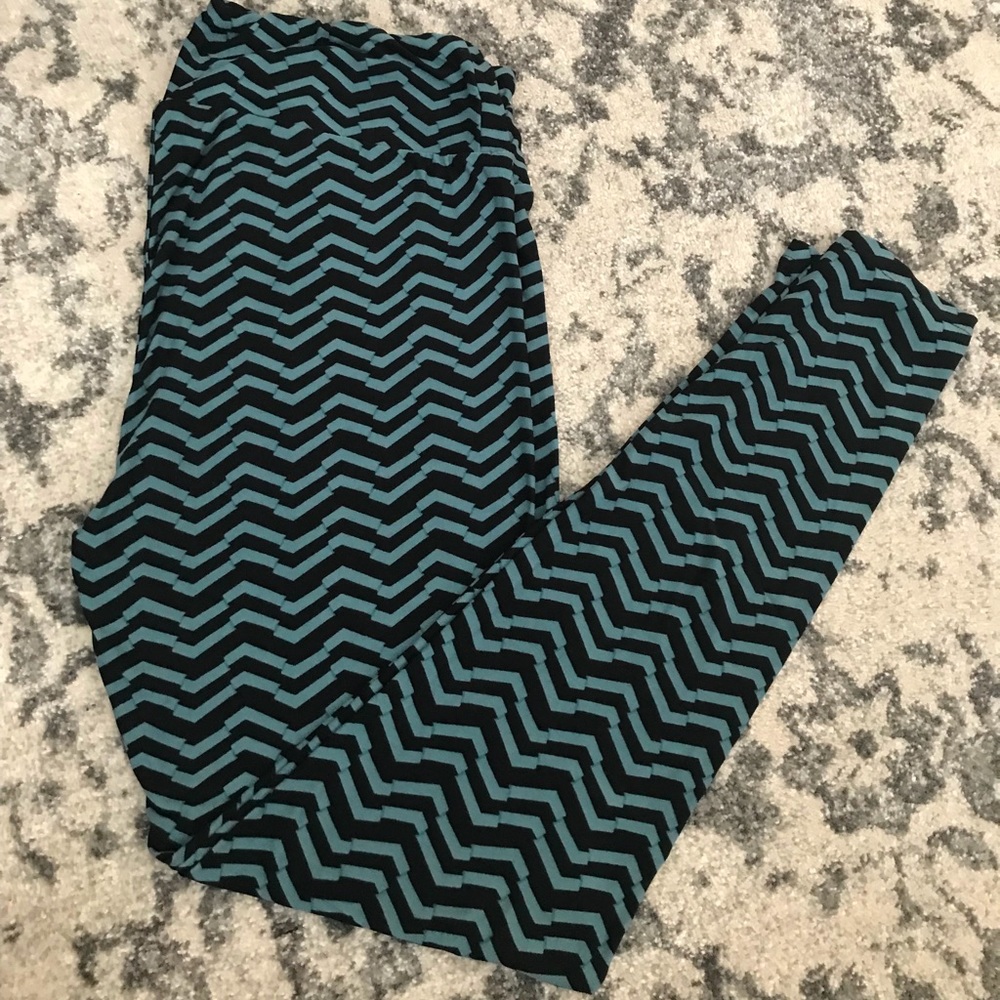 NWOT Lularoe tc leggings- chevron